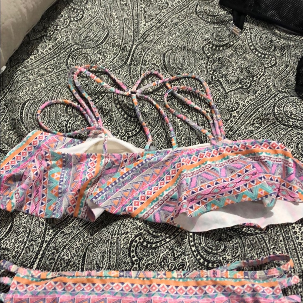 Bikini - Picture 3 of 4